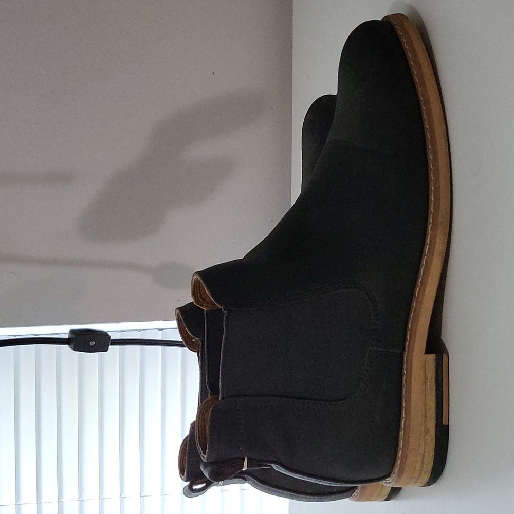 Mens boots size 10